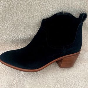 UGG Women’s Kingsburg Ankle Boot